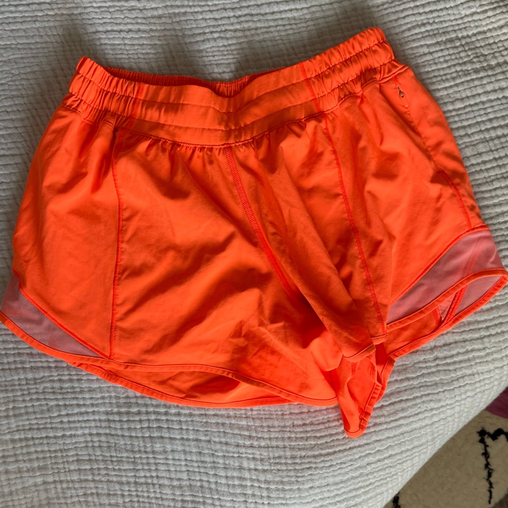 Hotty hot size 6, 4” inseam. Unsure of the rise.
